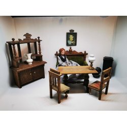 Sknk til dukkehus scala 1:12 (antik)