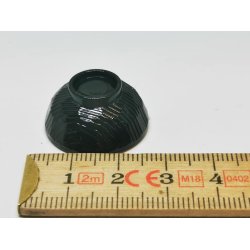 Skl med rd kant, i plastik (ny)