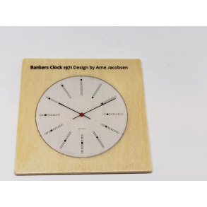 Billede af Arne Jacobsen ur i tr (brugt)