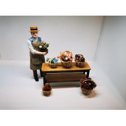 Kurv med hvide og lysebl blomster (brugt)