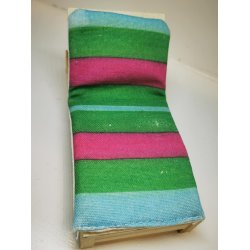 Solseng i tr med hynde (brugt med sm pletter)