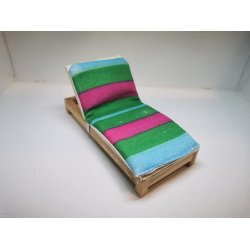 Solseng i tr med hynde (brugt med sm pletter)