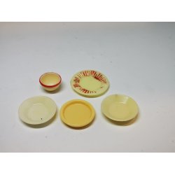 Tallerkener i plastik (brugt)