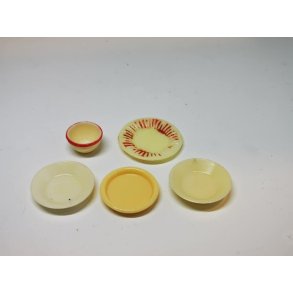 Tallerkener i plastik (brugt)