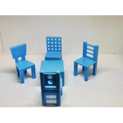Stol i plastik til dukkehus scala 1:12 (brugt)
