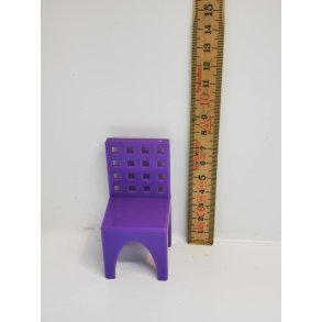 Stole i plastik til dukkehus scala 1:12 (brugt)