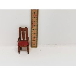Lille stol til dukkerhuse scala 1:18 i tr (brugt)