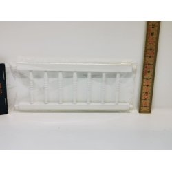 Gelnder i hvidmalet tr (nyt)