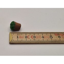 Krydderi urter i potte i plastik (brugt)