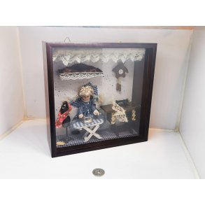 Kikkasse med systue i mahogni kasse scala 1:12