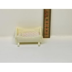 Lille vugge i plastik (brugt)