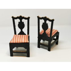 Stol til dukkehus scala 1:12 (gammel/antik)