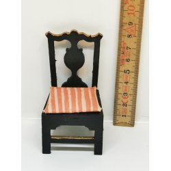 Stol til dukkehus scala 1:12 (gammel/antik)