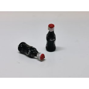 2 Cola flasker til dukkehus scala 1:16 (ny)