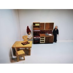 Stol til dukkerhuse scala 1:16 eller 1:18 (brugt)