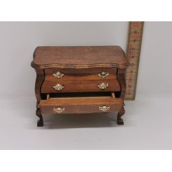 Mini Mundus Kommode i tr til dukkehus scala 1:12 (brugt/som ny)