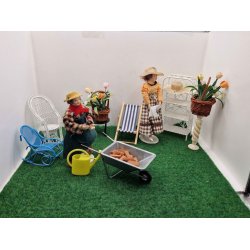 Kurv med blomster (delvist hndlavet)