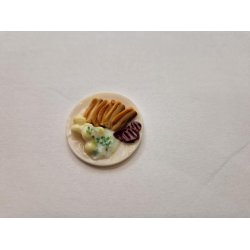 Stegt flsk med sovs, kartofler og rdbeder (Hndlavet)