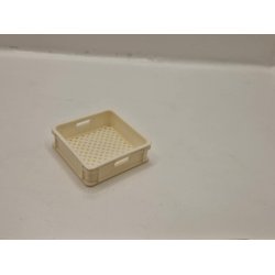 Firkantet kasse i plastik (ny) ml 4,3 x 4,3 cm