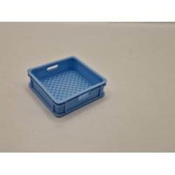 Firkantet kasse i plastik (ny) ml 4,3 x 4,3 cm