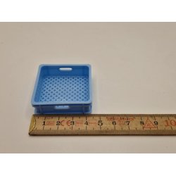 Firkantet kasse i plastik (ny) ml 4,3 x 4,3 cm