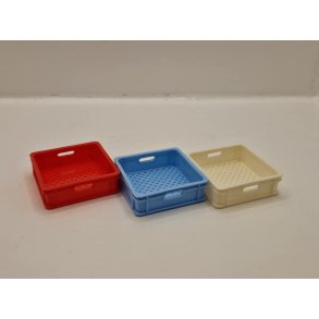 Firkantet kasse i plastik (ny) ml 4,3 x 4,3 cm