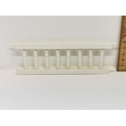 Gelnder i hvidmalet tr (brugt)