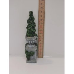 Havekrukke p sjle med grn plante i resin (brugt/som ny)