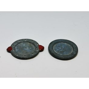 2 fade/tallerkener i jern (antik)