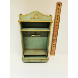 Garderobe skab inkl 1 bjle til dukkehus scala 1:12 (hndlavet)