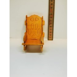 Gyngestol i tr (brugt)