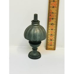 Lampe uden lys i metal (antik)