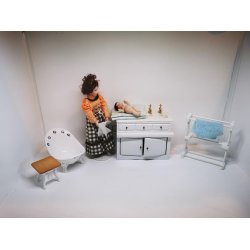 Marianne Modella badekar i porceln (hndlavet)