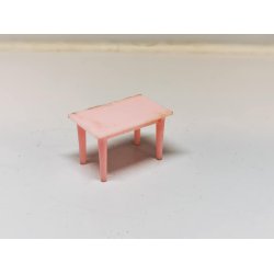 Lille bord i plastik (brugt)