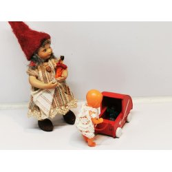 Lille stof/garn dukke (brugt)