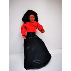 Mrk dukke til dukkehus scala 1:12 med tj (ny)