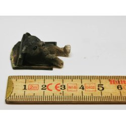 Kat i kattelem i resin (ny)