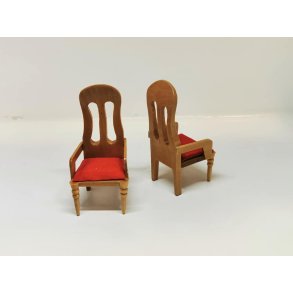 Stol i tr til dukkehus scala 1:16/18 (brugt)