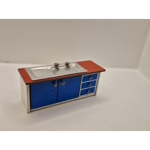 Lisa kkkenbord med vask til dukkehus scala 1:16/18 (brugt)