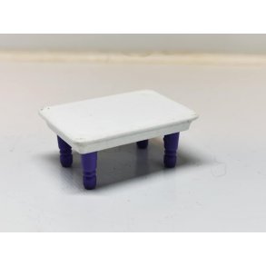 Lille bord i plastik (brugt)