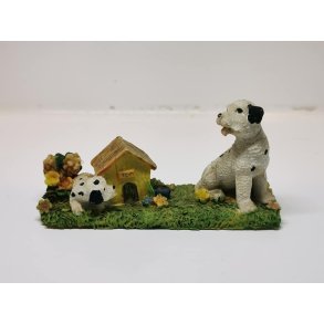 Hunde og hundehus i resin (brugt)